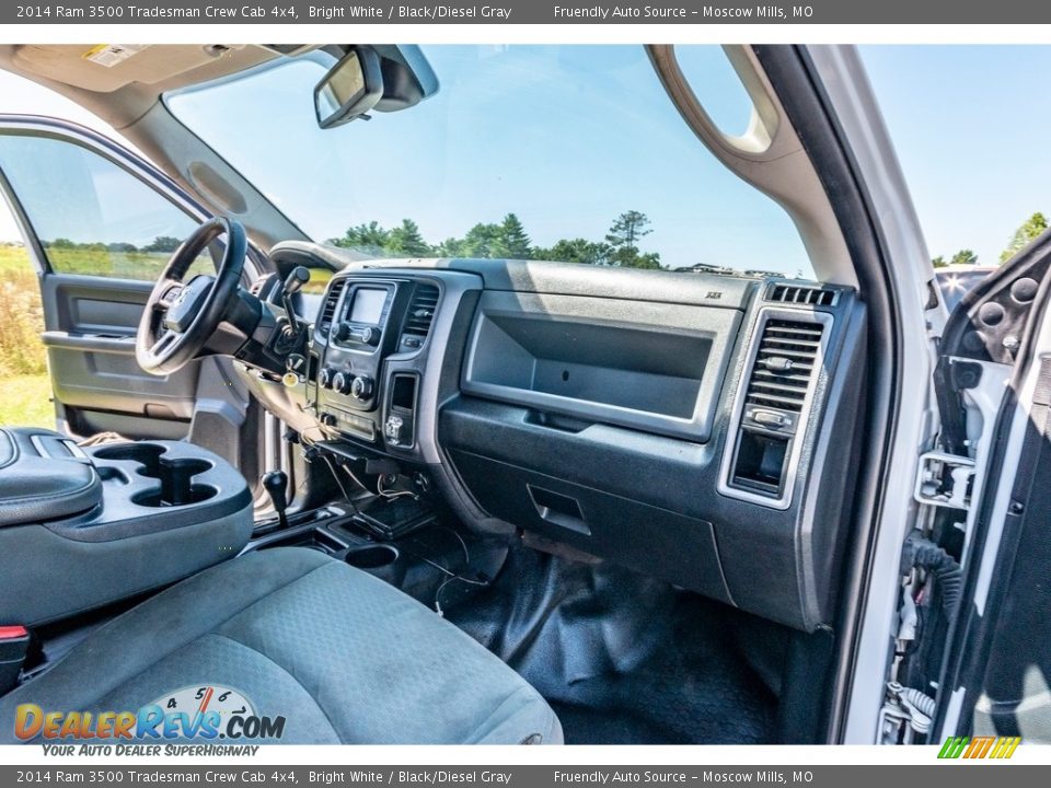 2014 Ram 3500 Tradesman Crew Cab 4x4 Bright White / Black/Diesel Gray Photo #11