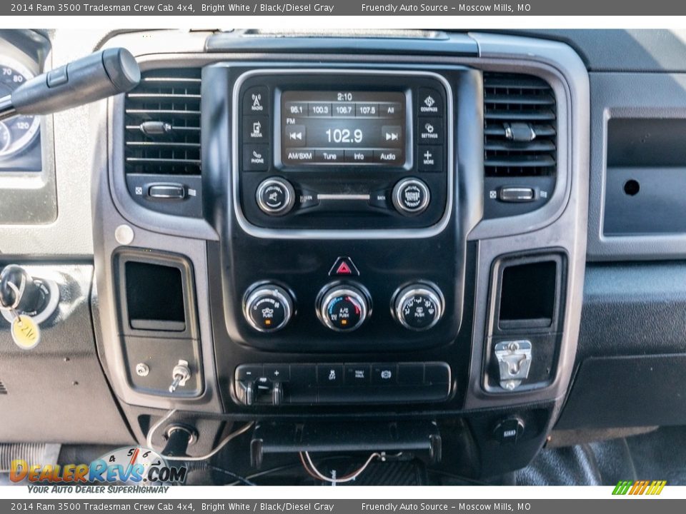 2014 Ram 3500 Tradesman Crew Cab 4x4 Bright White / Black/Diesel Gray Photo #14