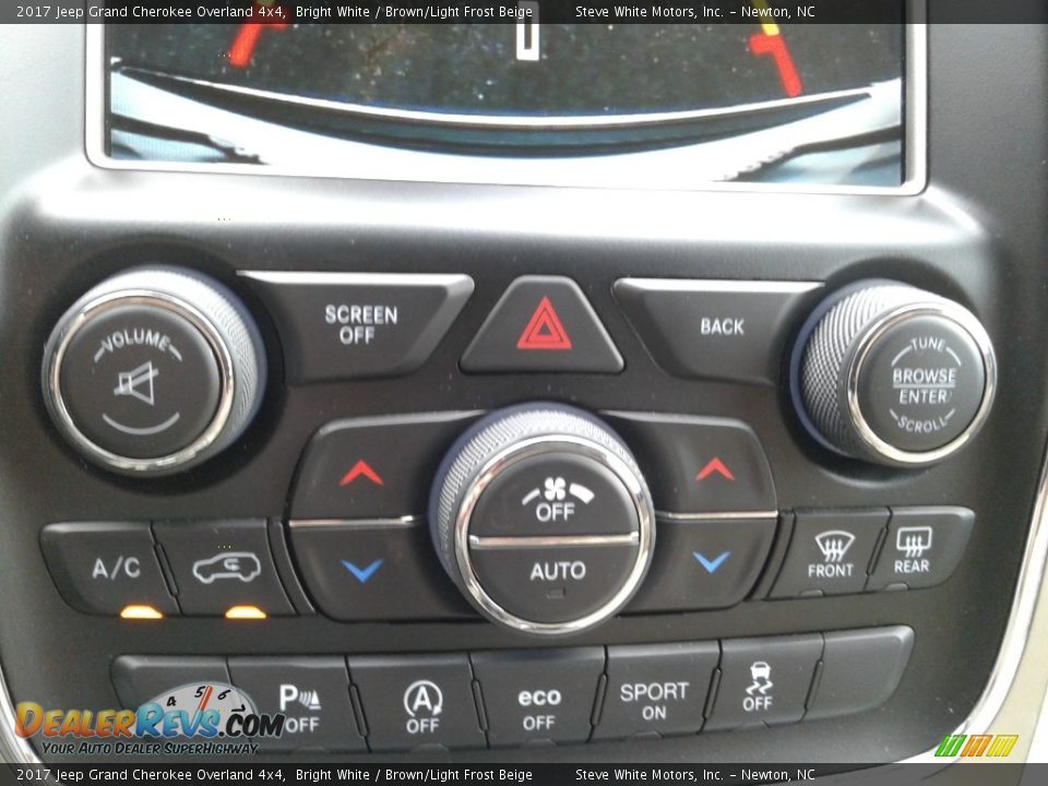 2017 Jeep Grand Cherokee Overland 4x4 Bright White / Brown/Light Frost Beige Photo #28