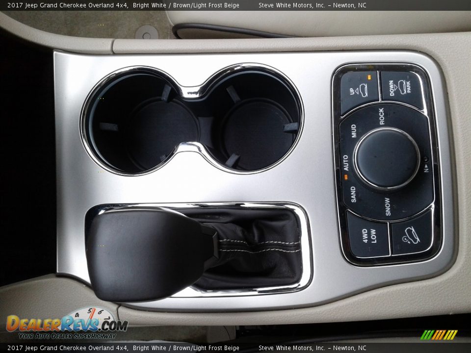 2017 Jeep Grand Cherokee Overland 4x4 Bright White / Brown/Light Frost Beige Photo #30