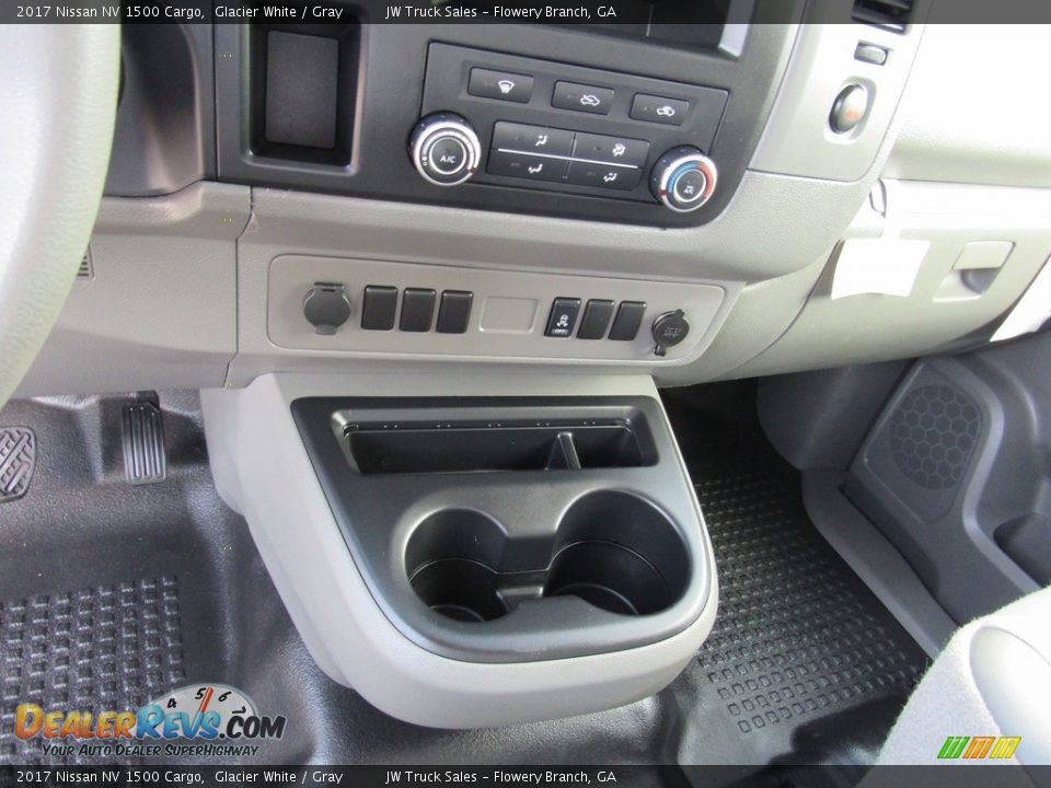 Controls of 2017 Nissan NV 1500 Cargo Photo #28