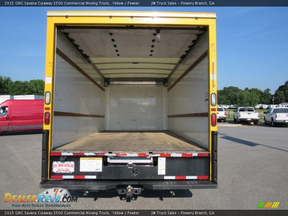 2015 GMC Savana Cutaway 3500 Commercial Moving Truck Trunk Photo #10