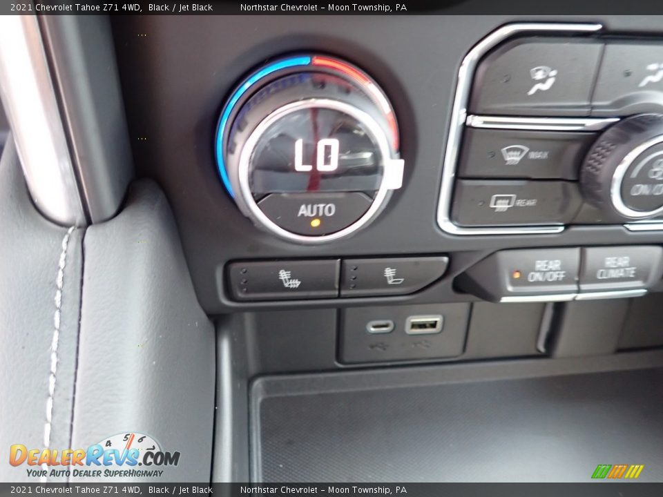 Controls of 2021 Chevrolet Tahoe Z71 4WD Photo #19
