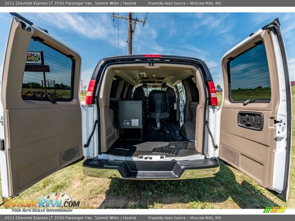 2011 Chevrolet Express LT 3500 Passenger Van Summit White / Neutral Photo #3