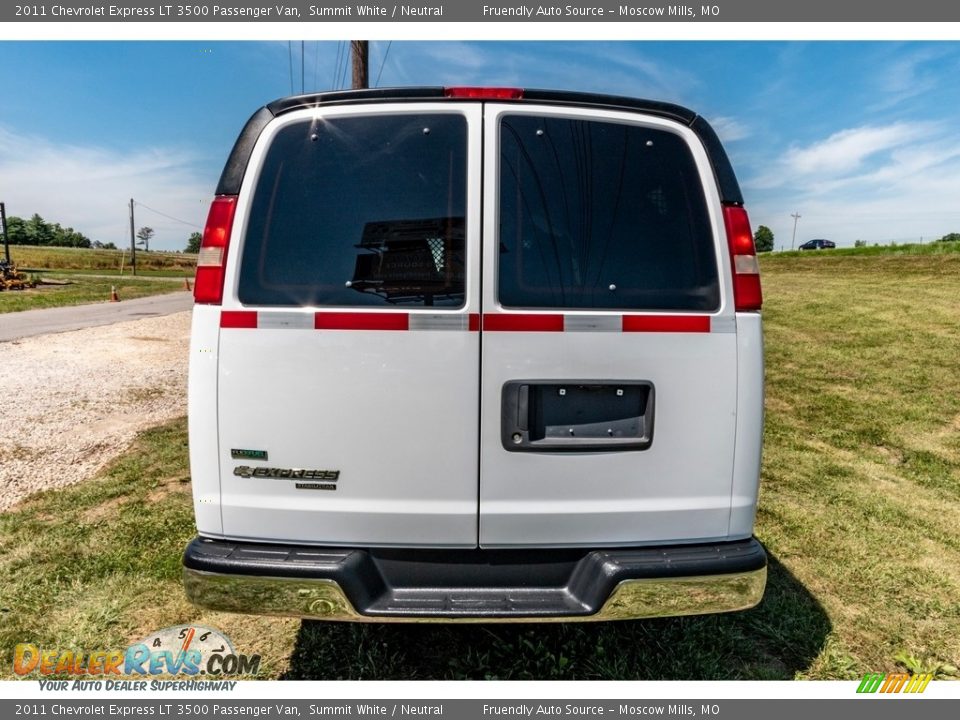 2011 Chevrolet Express LT 3500 Passenger Van Summit White / Neutral Photo #11