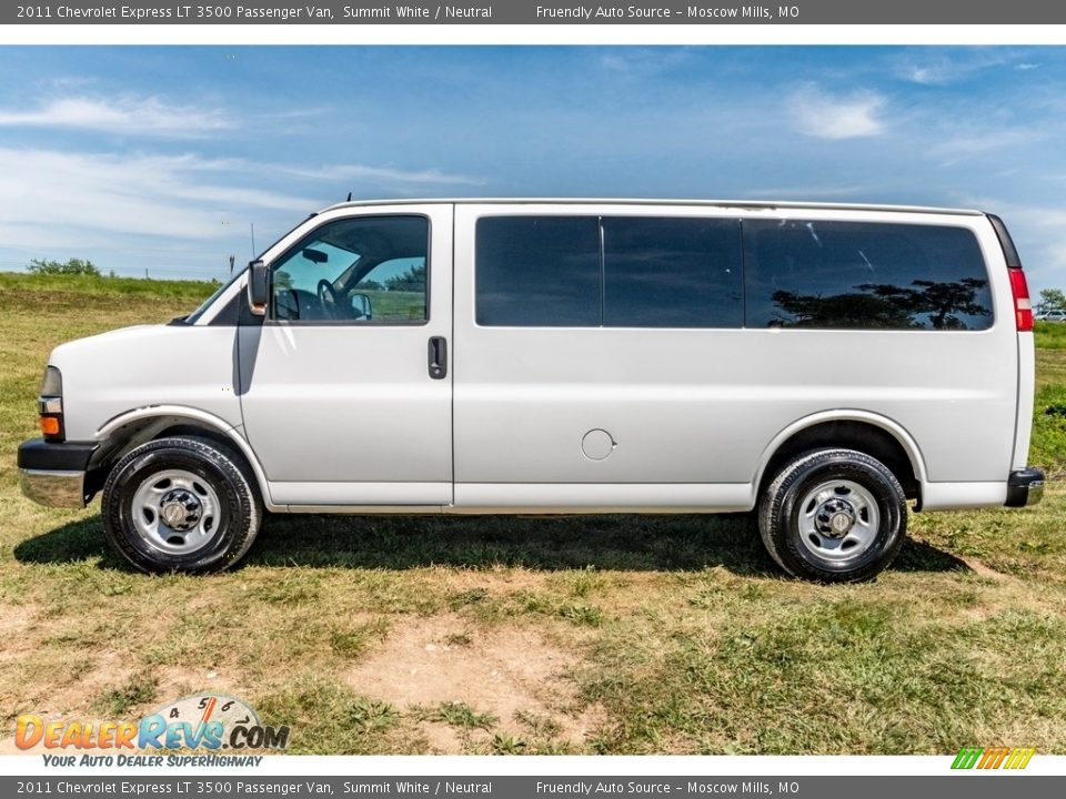 2011 Chevrolet Express LT 3500 Passenger Van Summit White / Neutral Photo #13