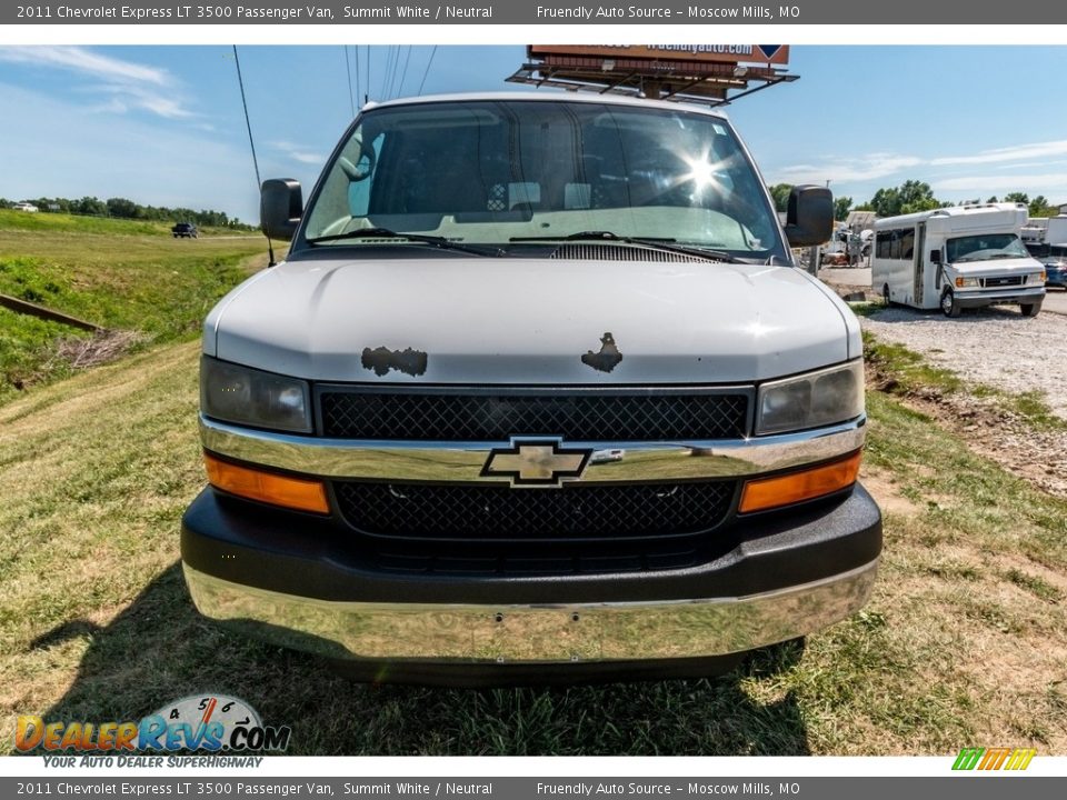 2011 Chevrolet Express LT 3500 Passenger Van Summit White / Neutral Photo #15