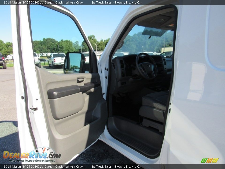 2018 Nissan NV 2500 HD SV Cargo Glacier White / Gray Photo #19