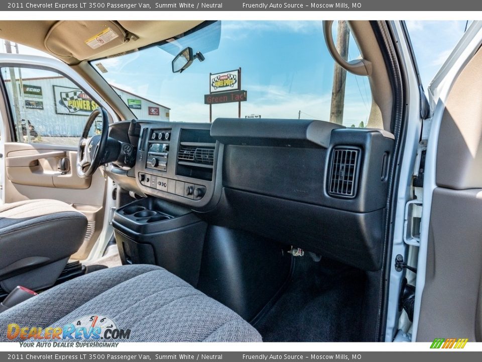 2011 Chevrolet Express LT 3500 Passenger Van Summit White / Neutral Photo #19