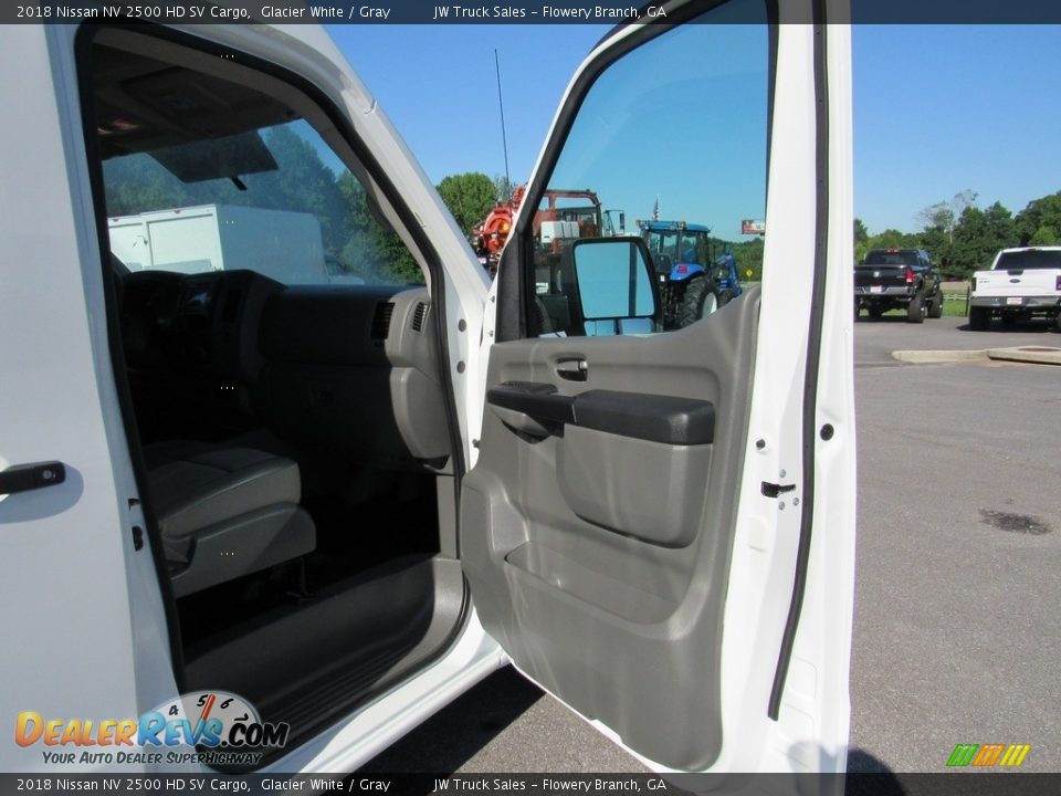 2018 Nissan NV 2500 HD SV Cargo Glacier White / Gray Photo #32