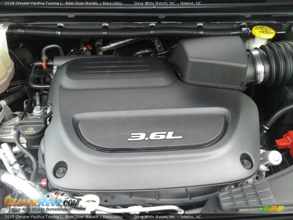 2018 Chrysler Pacifica Touring L Billet Silver Metallic / Black/Alloy Photo #9