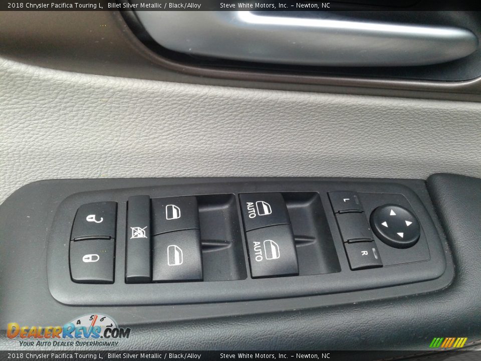 2018 Chrysler Pacifica Touring L Billet Silver Metallic / Black/Alloy Photo #11