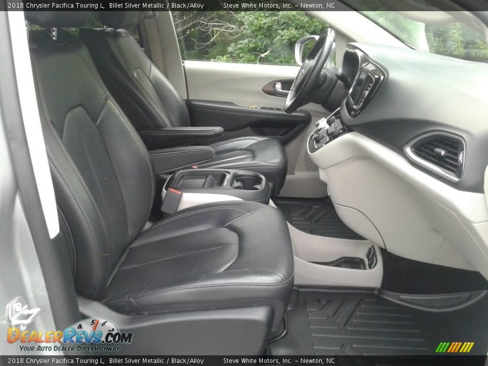 2018 Chrysler Pacifica Touring L Billet Silver Metallic / Black/Alloy Photo #17