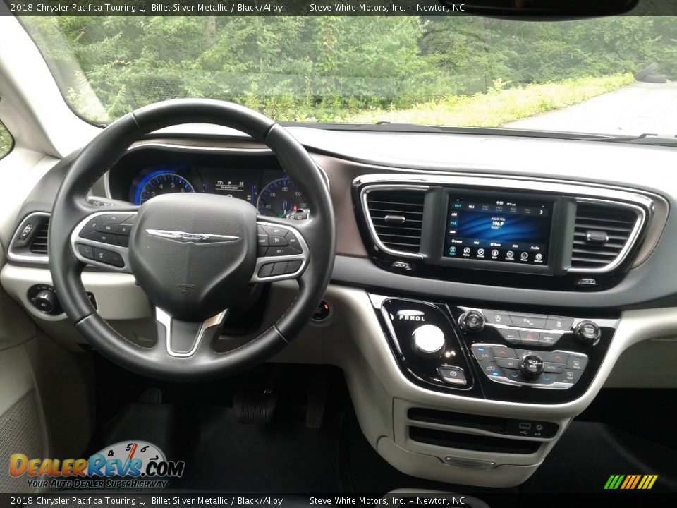 2018 Chrysler Pacifica Touring L Billet Silver Metallic / Black/Alloy Photo #18