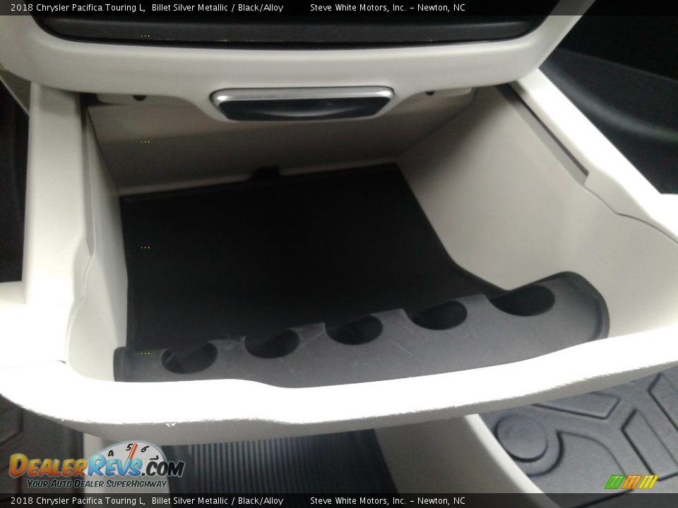 2018 Chrysler Pacifica Touring L Billet Silver Metallic / Black/Alloy Photo #27