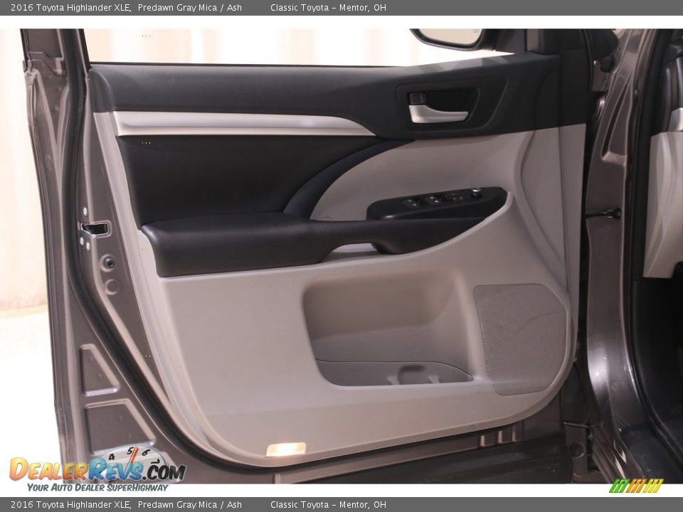 2016 Toyota Highlander XLE Predawn Gray Mica / Ash Photo #4