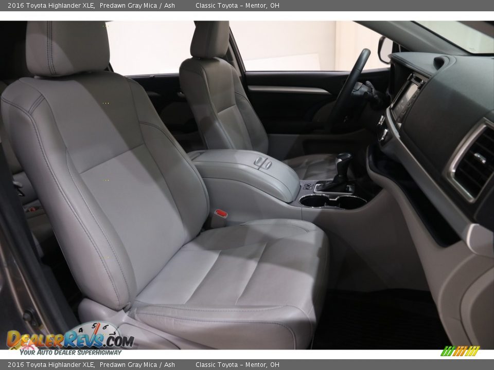 2016 Toyota Highlander XLE Predawn Gray Mica / Ash Photo #15