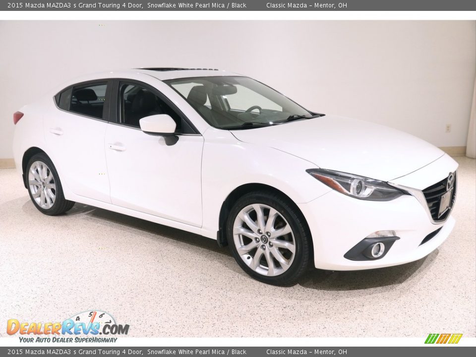 Front 3/4 View of 2015 Mazda MAZDA3 s Grand Touring 4 Door Photo #1