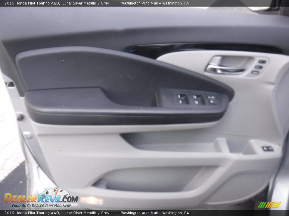 Door Panel of 2016 Honda Pilot Touring AWD Photo #14