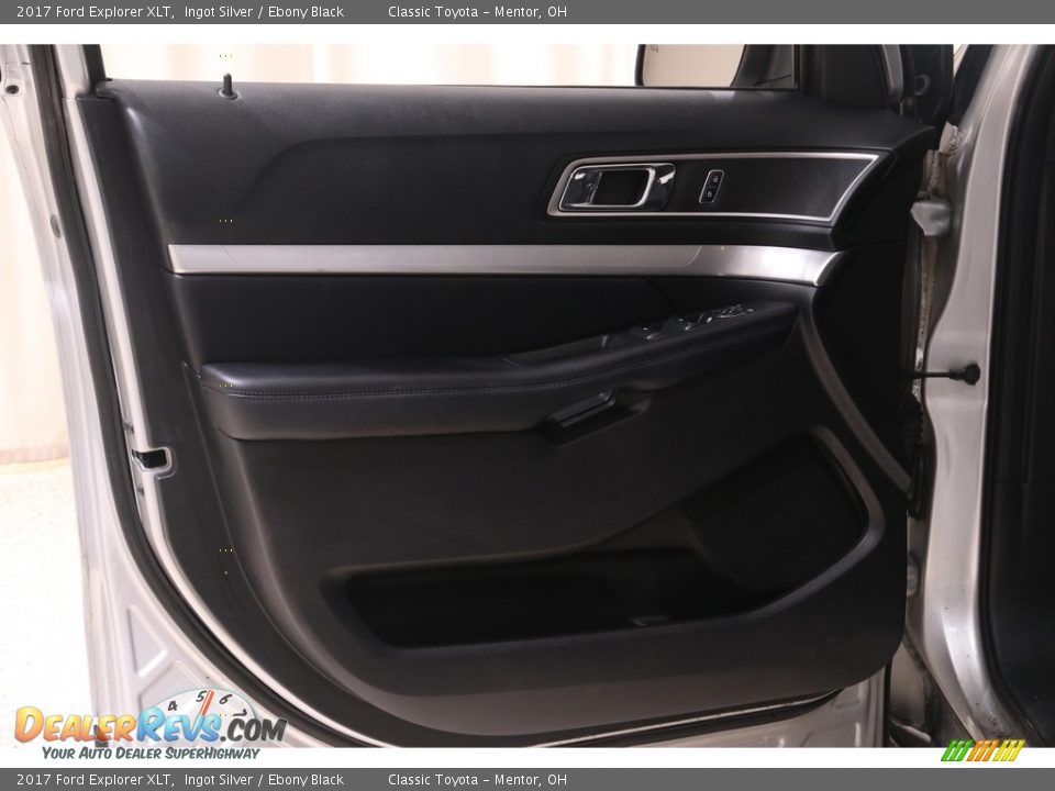 2017 Ford Explorer XLT Ingot Silver / Ebony Black Photo #4