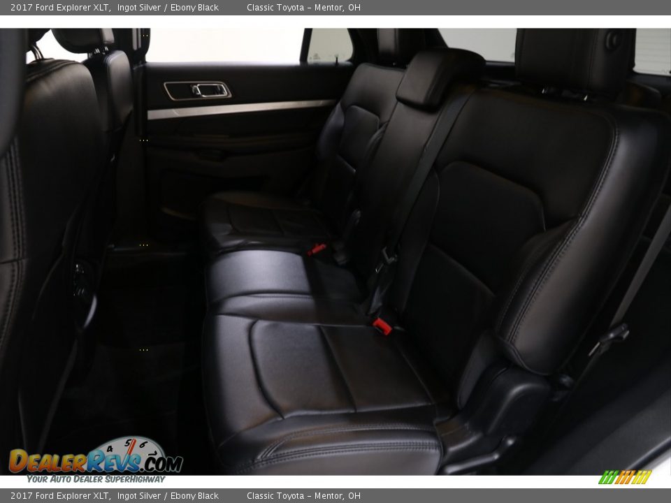 2017 Ford Explorer XLT Ingot Silver / Ebony Black Photo #15