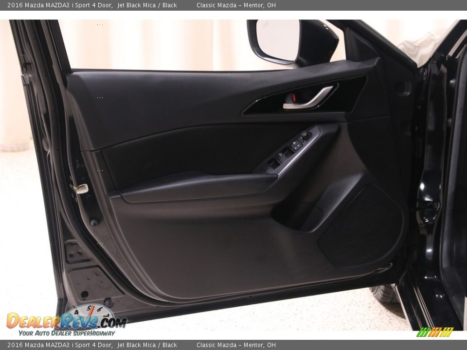 Door Panel of 2016 Mazda MAZDA3 i Sport 4 Door Photo #4