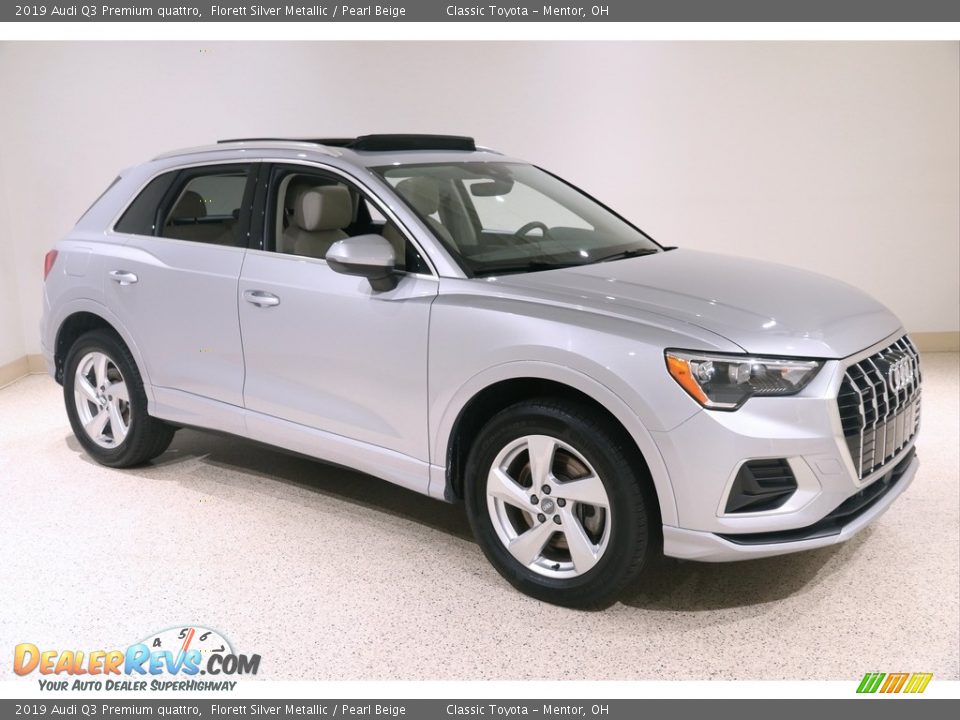 Florett Silver Metallic 2019 Audi Q3 Premium quattro Photo #1