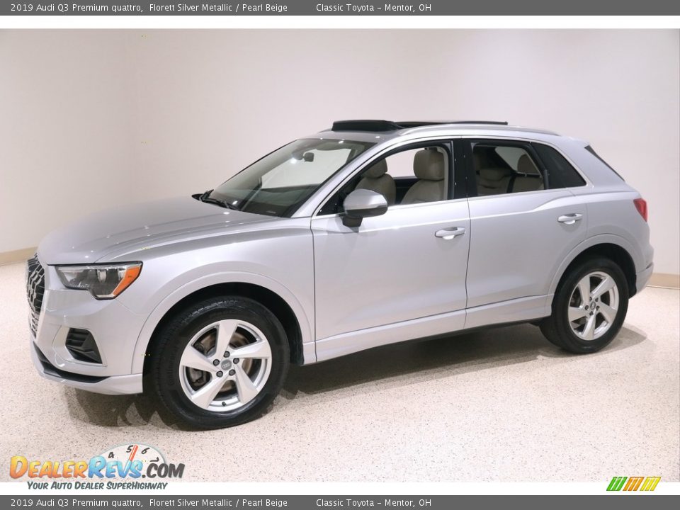 2019 Audi Q3 Premium quattro Florett Silver Metallic / Pearl Beige Photo #3