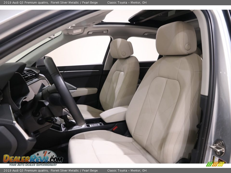 Front Seat of 2019 Audi Q3 Premium quattro Photo #5