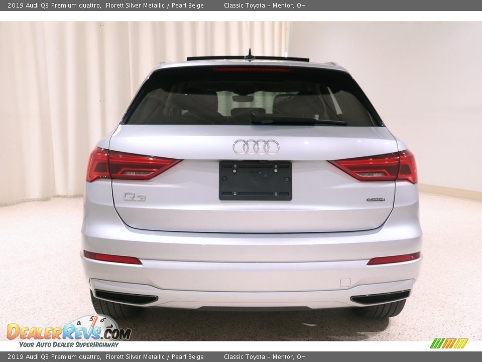 2019 Audi Q3 Premium quattro Florett Silver Metallic / Pearl Beige Photo #17