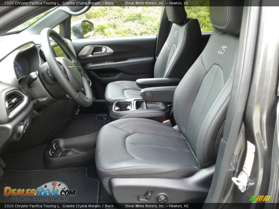 Front Seat of 2020 Chrysler Pacifica Touring L Photo #10