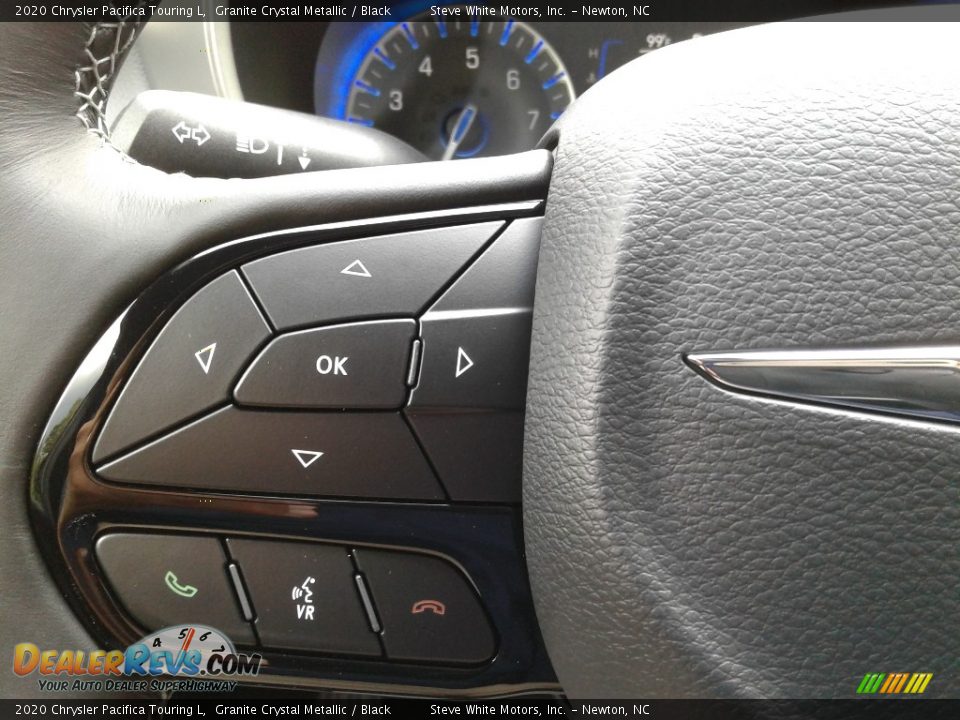 2020 Chrysler Pacifica Touring L Steering Wheel Photo #20