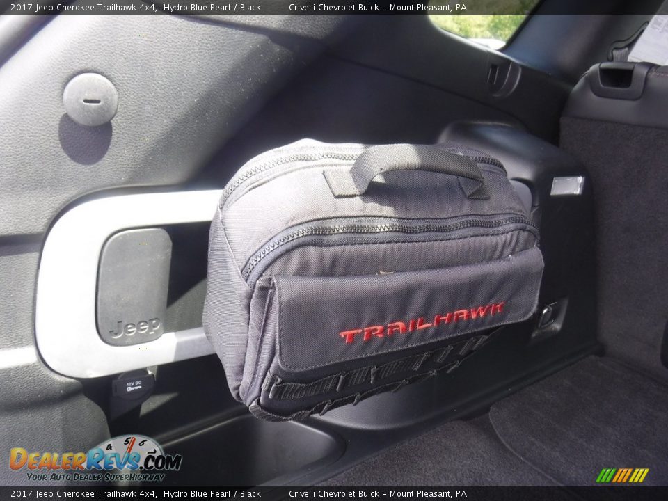 2017 Jeep Cherokee Trailhawk 4x4 Hydro Blue Pearl / Black Photo #33
