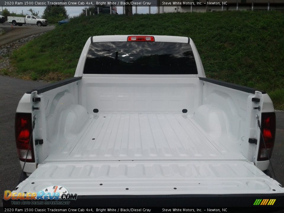 2020 Ram 1500 Classic Tradesman Crew Cab 4x4 Bright White / Black/Diesel Gray Photo #8