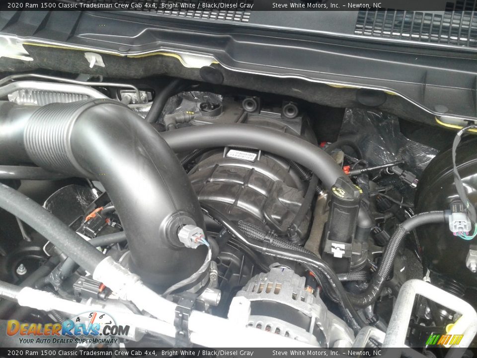 2020 Ram 1500 Classic Tradesman Crew Cab 4x4 Bright White / Black/Diesel Gray Photo #10