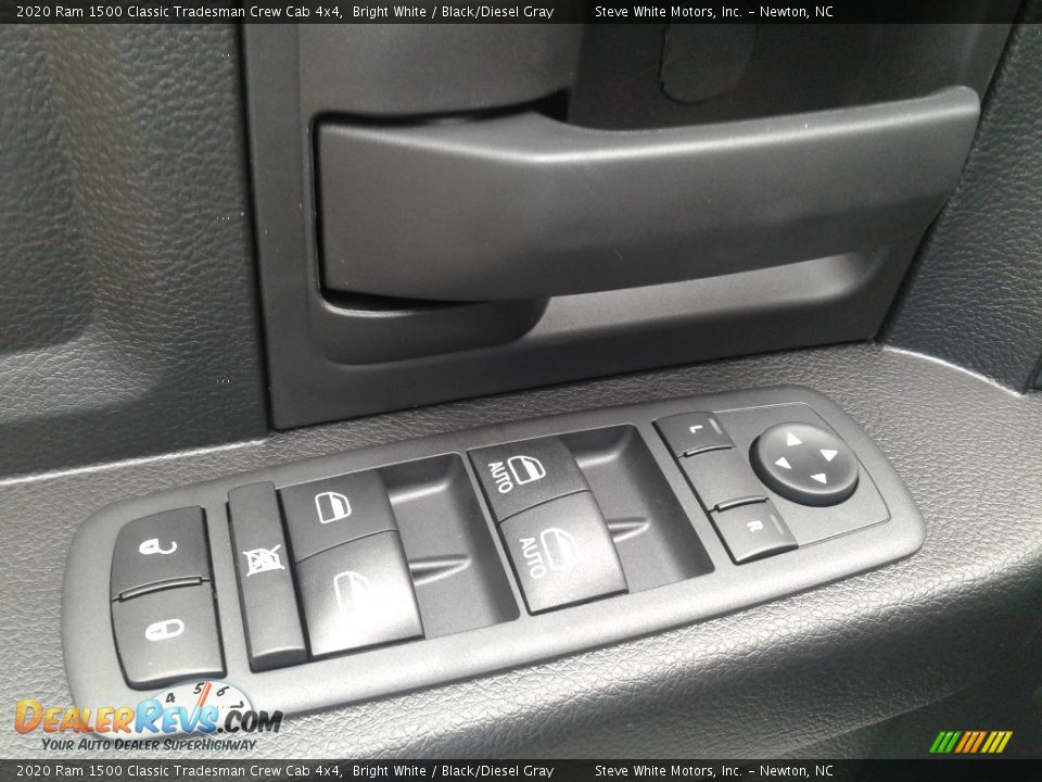 2020 Ram 1500 Classic Tradesman Crew Cab 4x4 Bright White / Black/Diesel Gray Photo #12