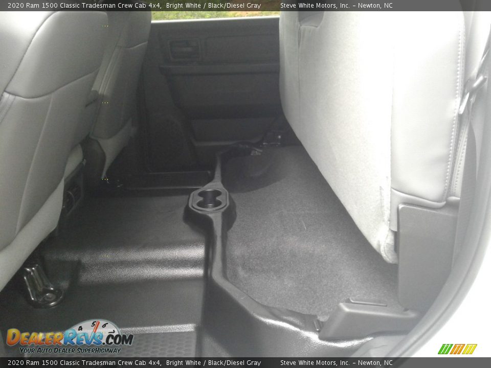 2020 Ram 1500 Classic Tradesman Crew Cab 4x4 Bright White / Black/Diesel Gray Photo #13