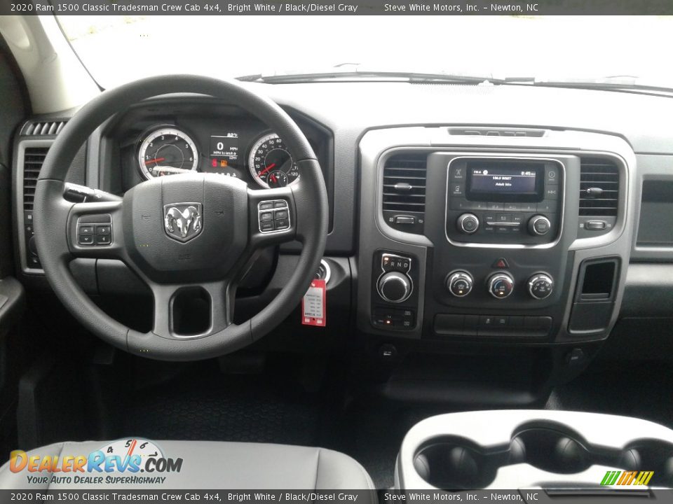 2020 Ram 1500 Classic Tradesman Crew Cab 4x4 Bright White / Black/Diesel Gray Photo #17