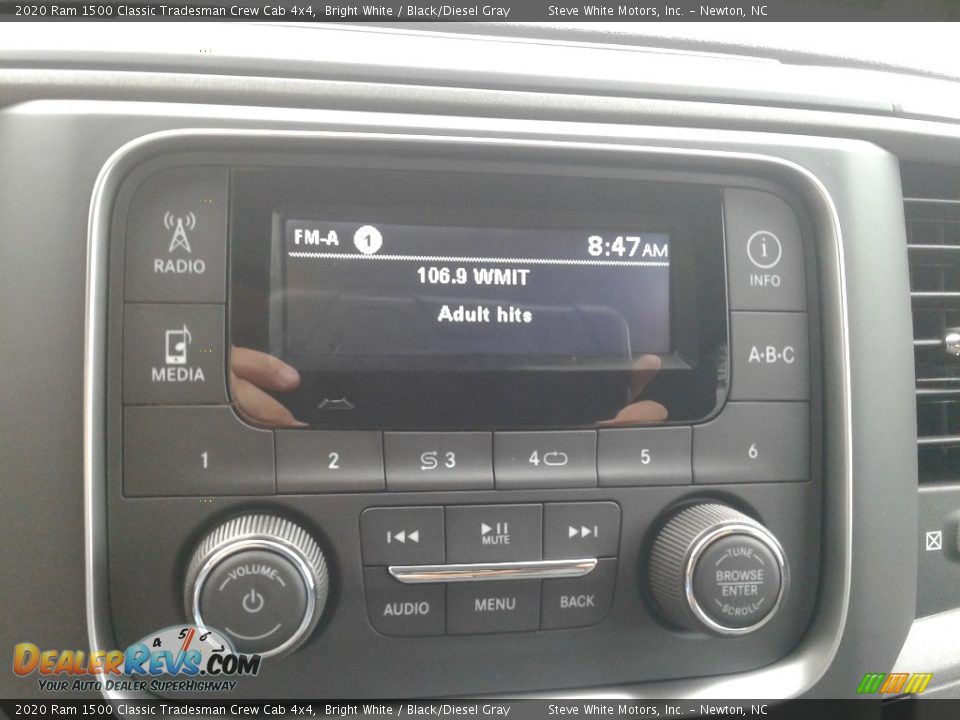 2020 Ram 1500 Classic Tradesman Crew Cab 4x4 Bright White / Black/Diesel Gray Photo #22