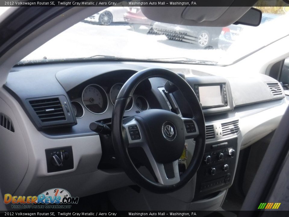 2012 Volkswagen Routan SE Twilight Gray Metallic / Aero Gray Photo #13