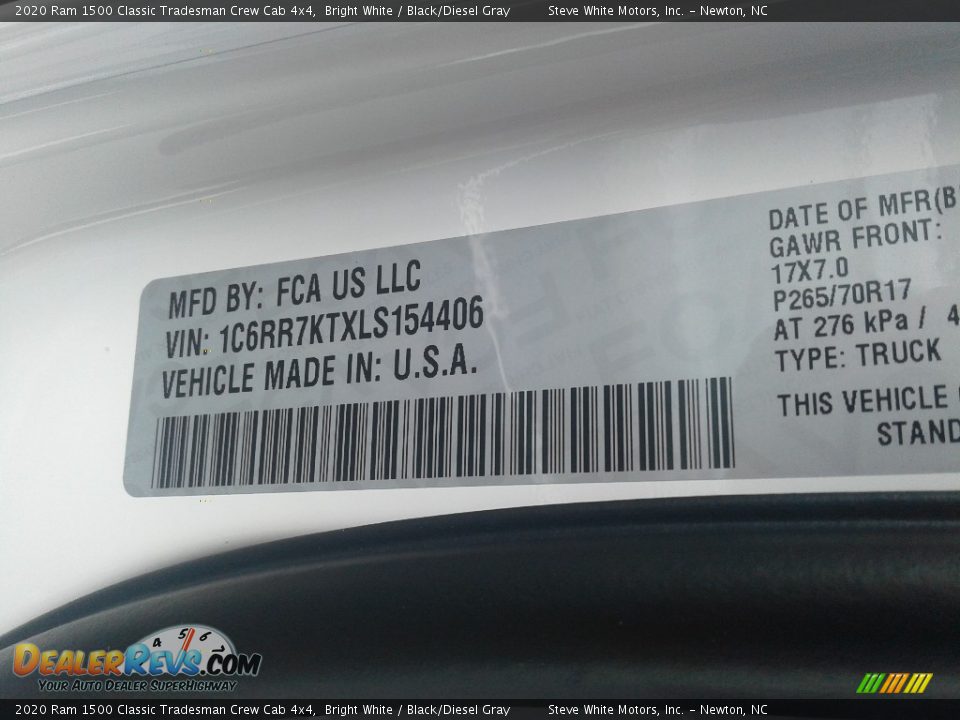 2020 Ram 1500 Classic Tradesman Crew Cab 4x4 Bright White / Black/Diesel Gray Photo #28