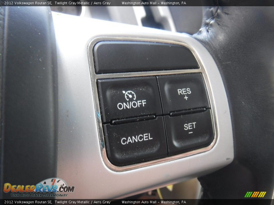2012 Volkswagen Routan SE Twilight Gray Metallic / Aero Gray Photo #21