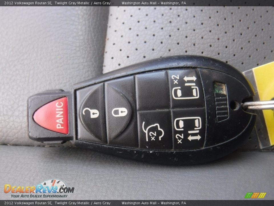 2012 Volkswagen Routan SE Twilight Gray Metallic / Aero Gray Photo #23