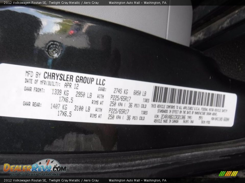 2012 Volkswagen Routan SE Twilight Gray Metallic / Aero Gray Photo #24