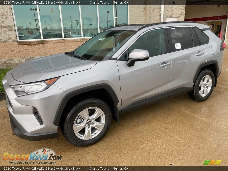 2020 Toyota RAV4 XLE AWD Silver Sky Metallic / Black Photo #1