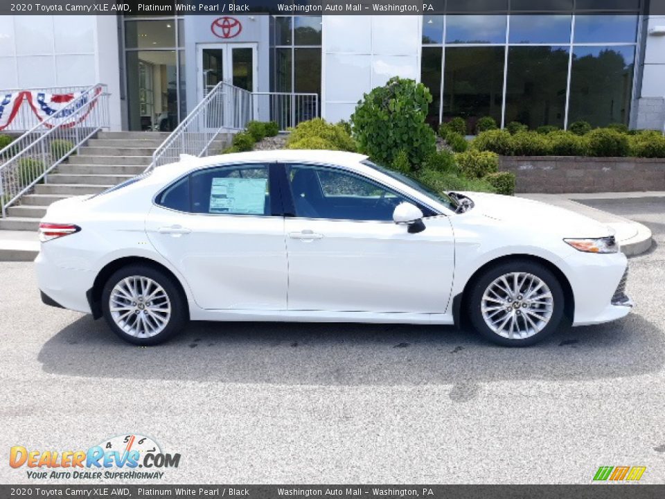 Platinum White Pearl 2020 Toyota Camry XLE AWD Photo #28