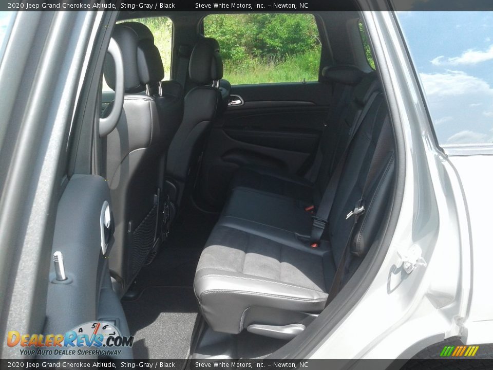 2020 Jeep Grand Cherokee Altitude Sting-Gray / Black Photo #13