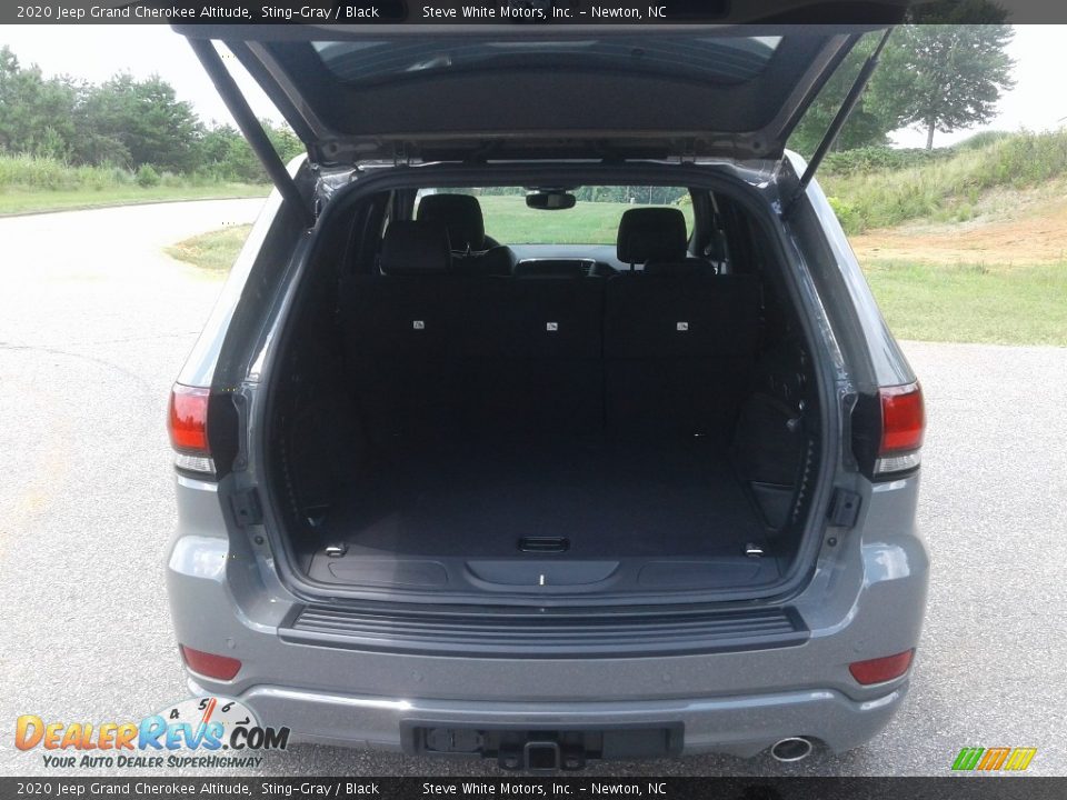 2020 Jeep Grand Cherokee Altitude Sting-Gray / Black Photo #14