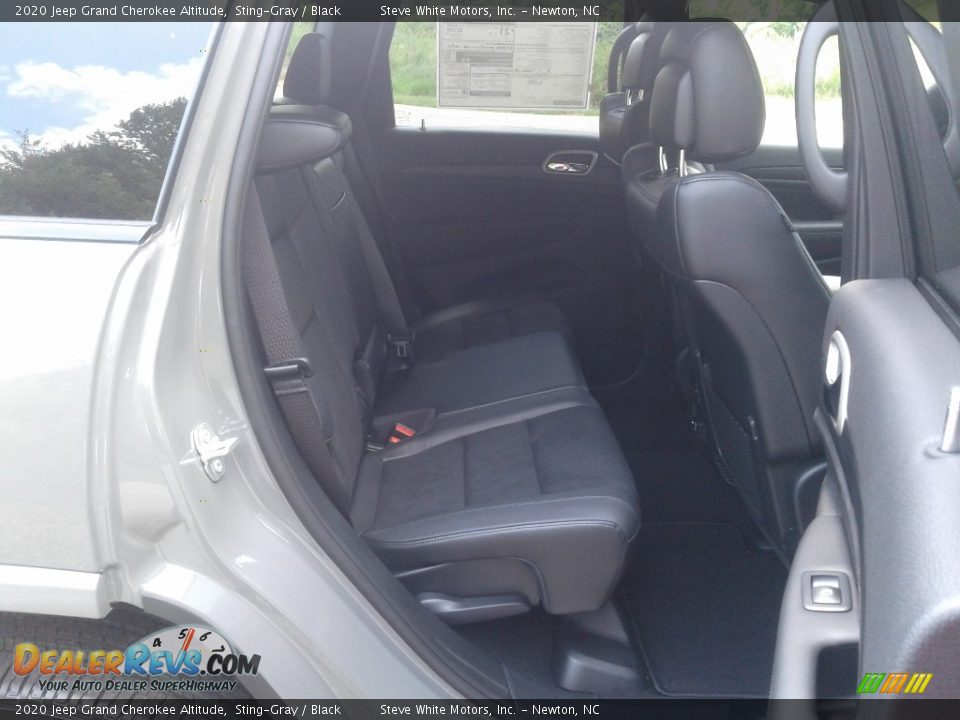 2020 Jeep Grand Cherokee Altitude Sting-Gray / Black Photo #15