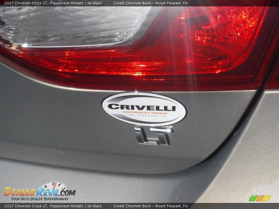 2017 Chevrolet Cruze LT Pepperdust Metallic / Jet Black Photo #7